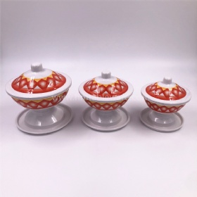 Holiday wedding party used melamine cover bowls with holder